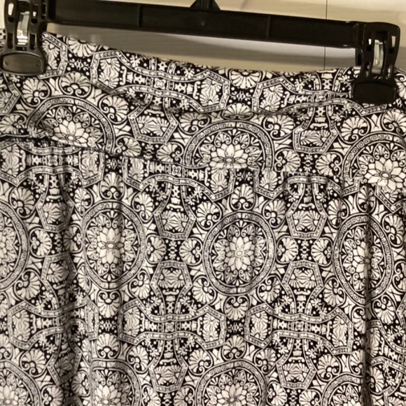 Cynthia Rowley Black & White Print Long Maxi Skirt Size L - Picture 2 of 4